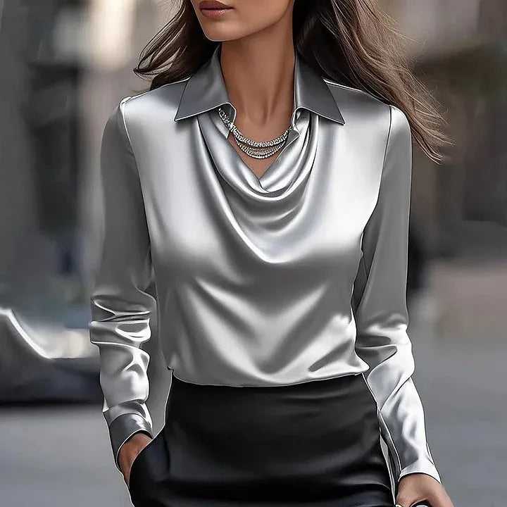 Karin™ | Elegante blusa de satén con escote en V